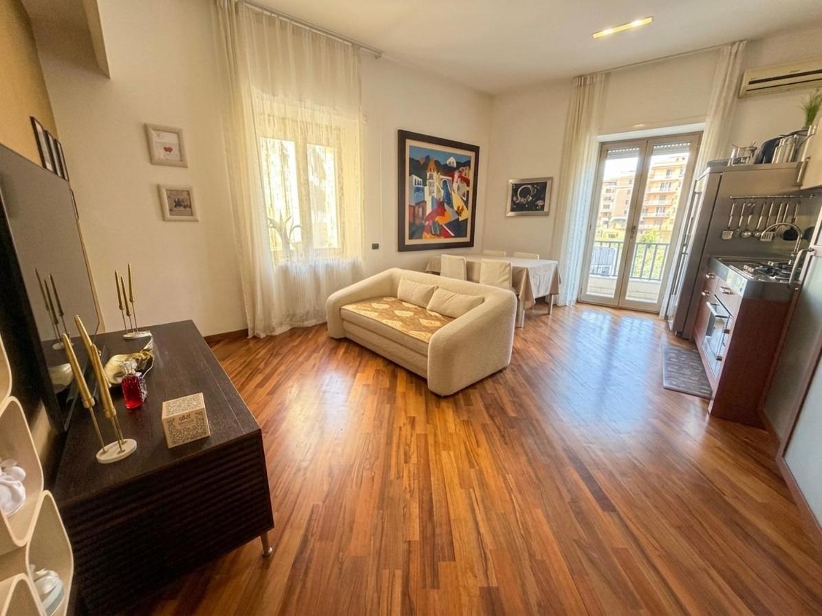 Deluxe One-Bedroom Apartment City View