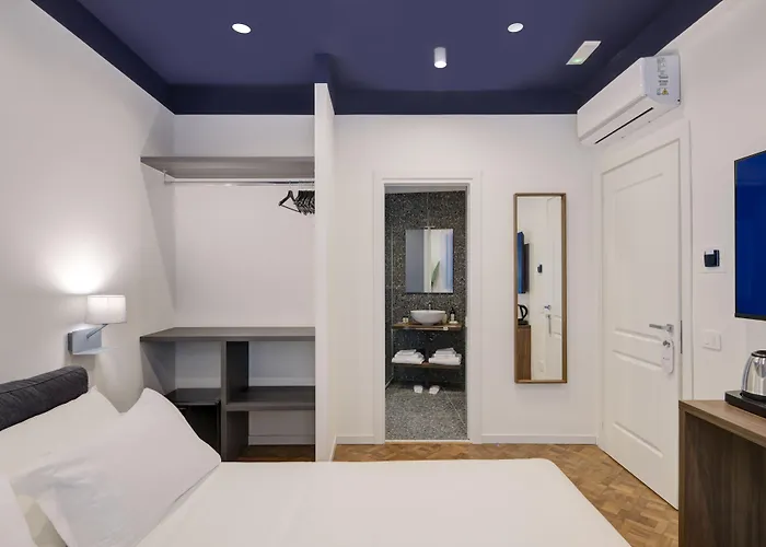 Well Suites - Piazza dei Martiri Napoli
